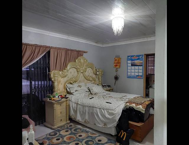 4 BEDROOM HOUSE FOR SALE IN RETREAT